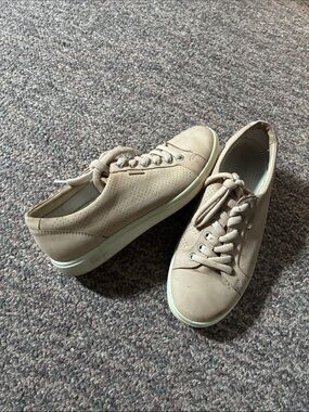 Ecco Beige/Tan Leather Lace-Up Flats